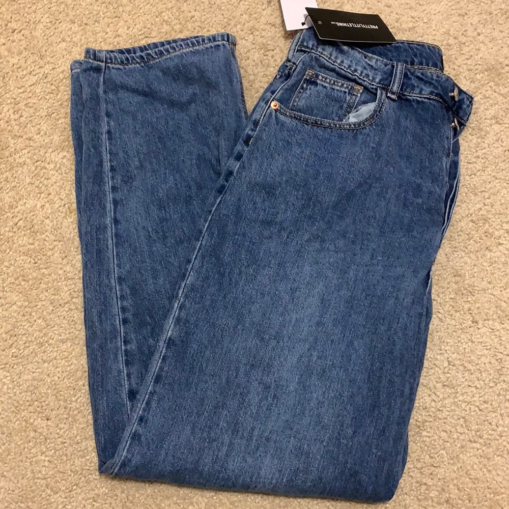 BNWT PrettyLittle Thing Boyfriend jeans.